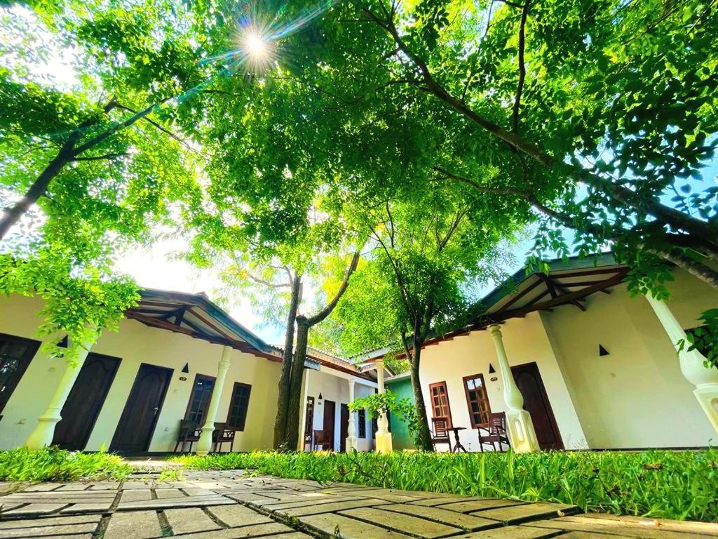 Kingfisher Resort Сігірія Екстер'єр фото