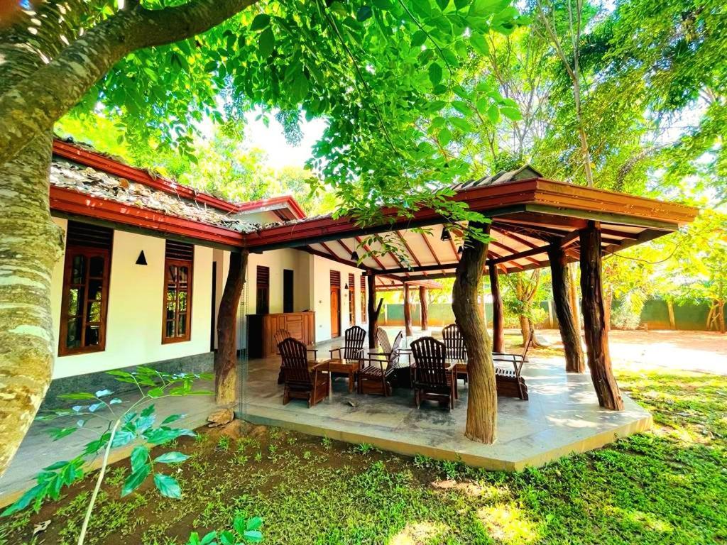 Kingfisher Resort Сігірія Екстер'єр фото