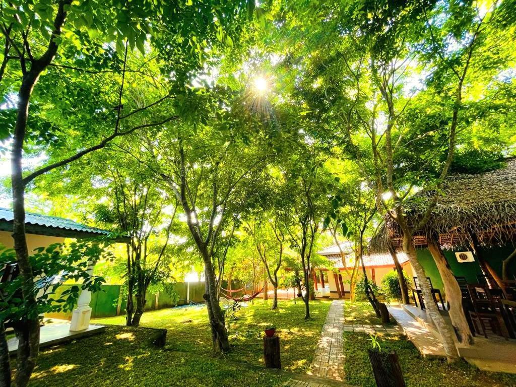 Kingfisher Resort Сігірія Екстер'єр фото